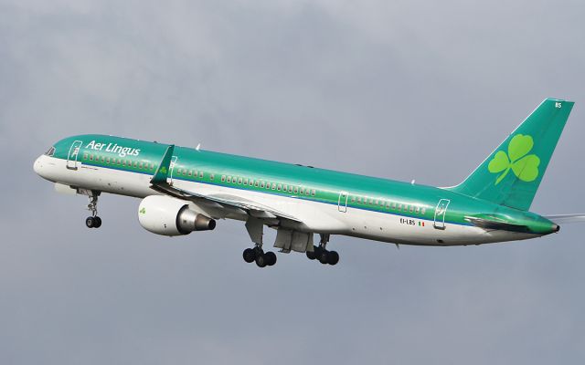 Boeing 757-200 (EI-LBS) - aer lingus b757-2q8 ei-lbs dep shannon for jfk 17/3/19.