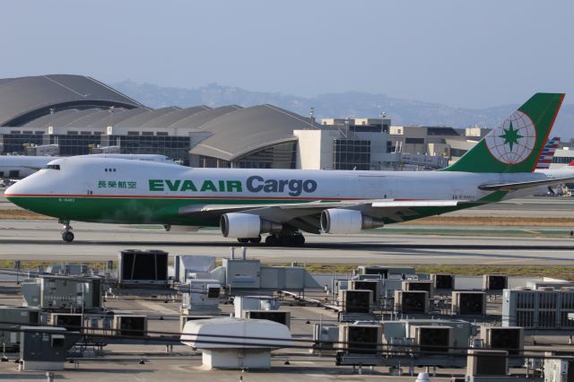 Boeing 747-400 (B-16482)