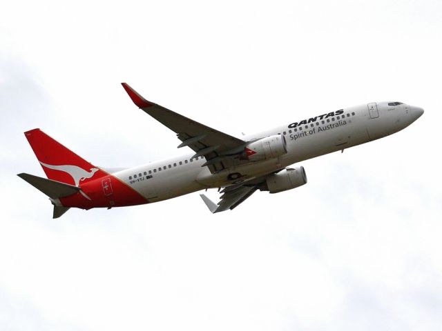 Boeing 737-800 (VH-VYJ) - Getting airborne off runway 23. Friday 5th October 2012.