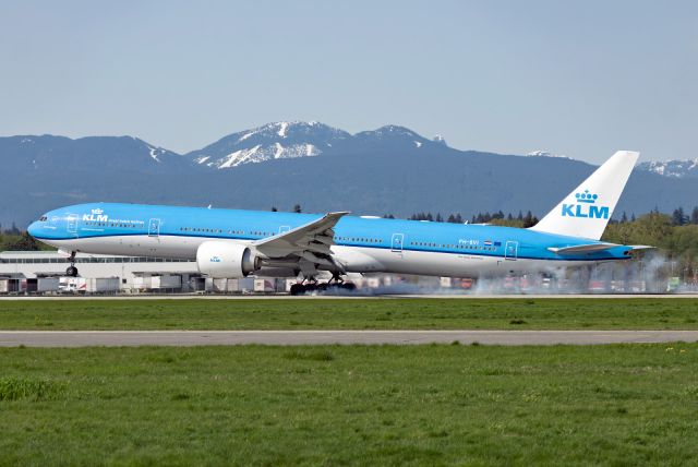 BOEING 777-300ER (PH-BVI)