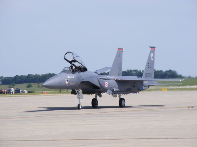 — — - F-15E Strike Eagle after his performance at Wings Over Whiteman