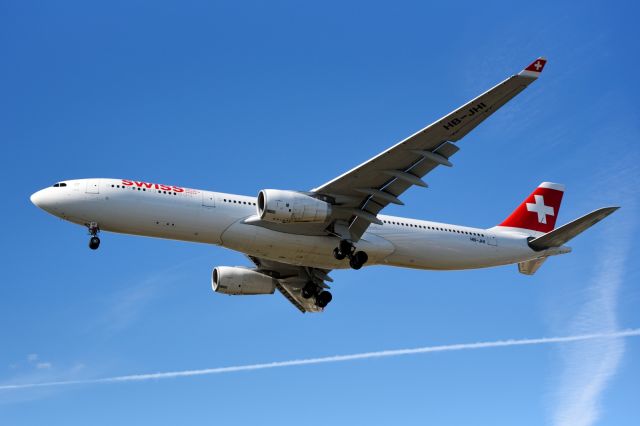 Airbus A330-300 (HB-JHI)