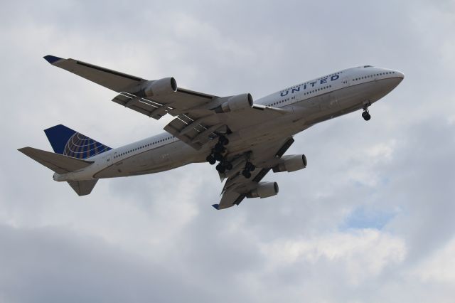 Boeing 747-400 (N116UA)