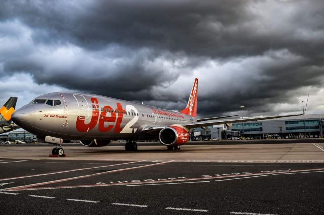 Boeing 737-800 (G-JZHO)