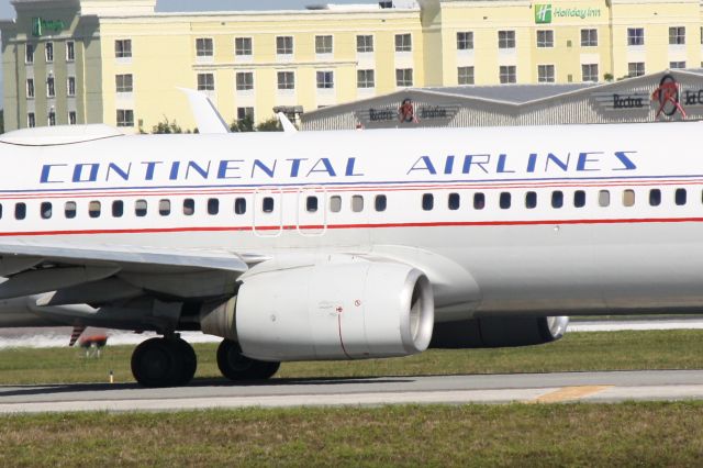 Boeing 737-900 (N75436)