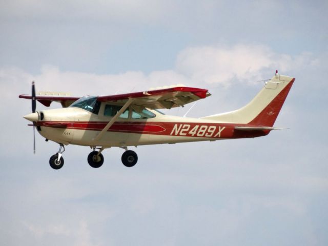 Cessna Skylane (N2498X)