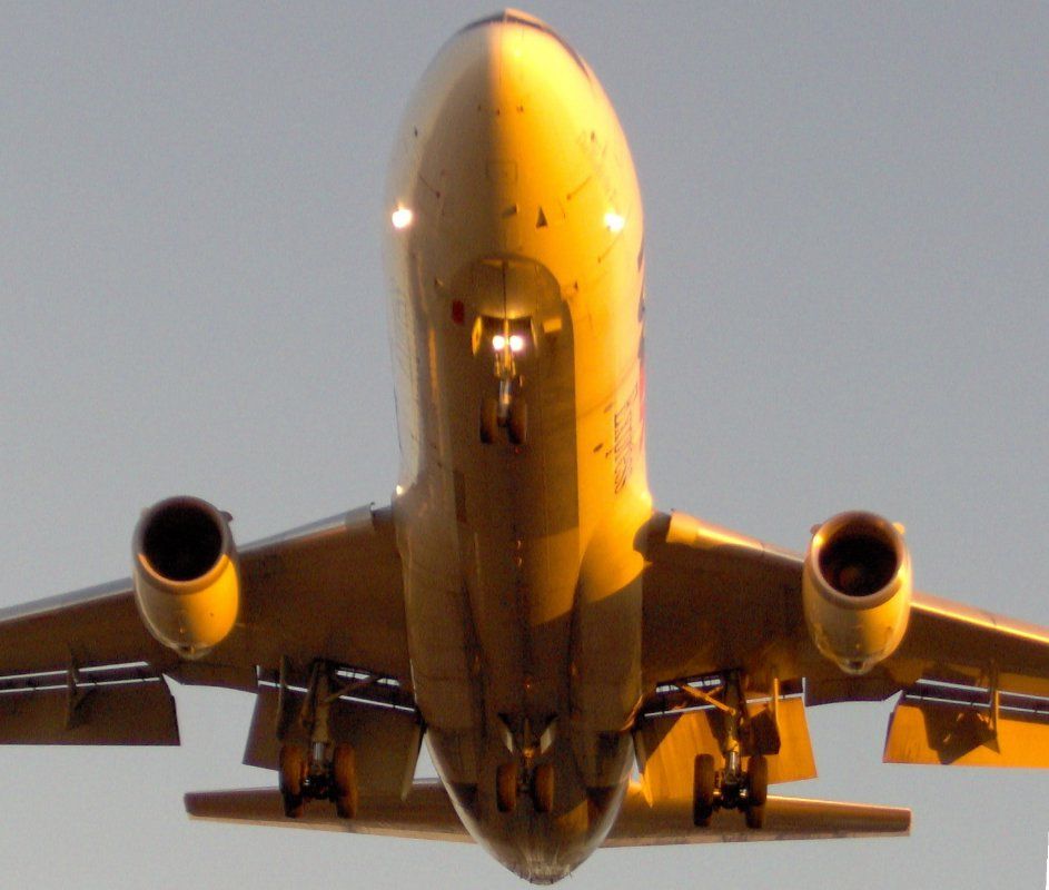 McDonnell Douglas DC-10 — - FedEx DC10 over the perimeter @ MHT