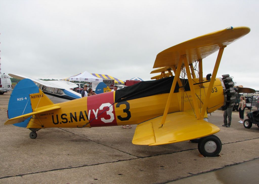 Cessna Skyhawk (N27933) - At Barksdale Air Force Base, Louisiana.