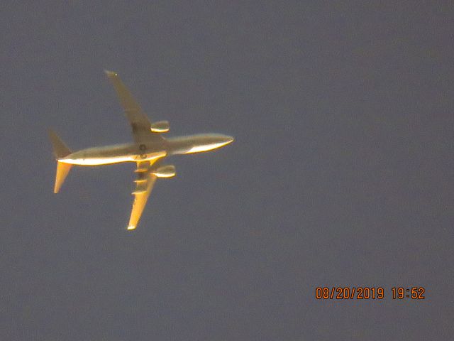 Boeing 737-800 (N876NN)