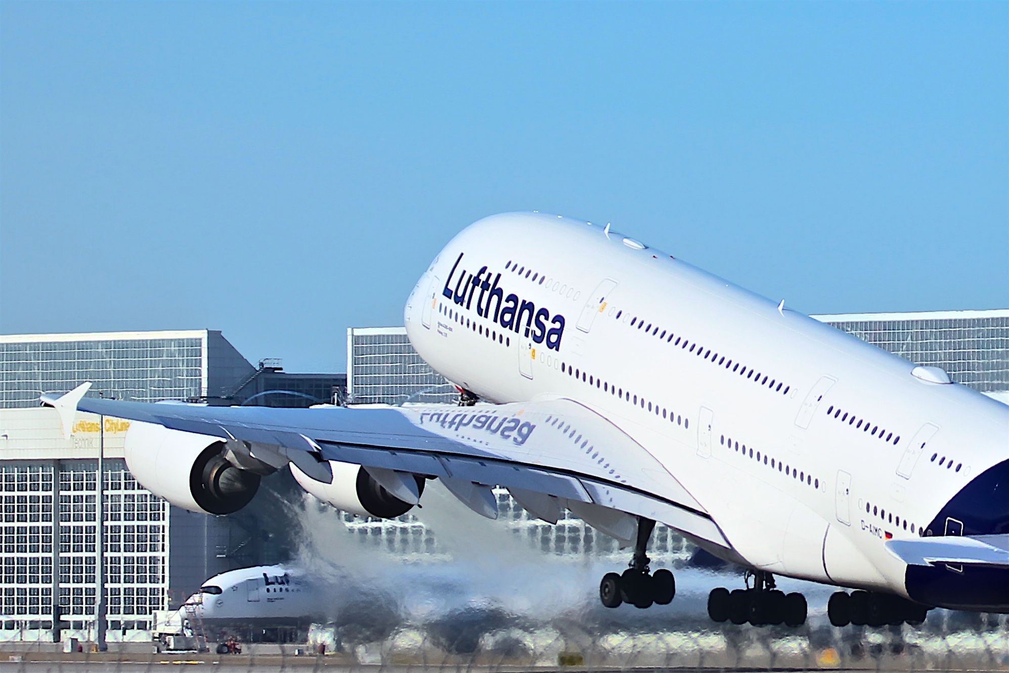 Airbus A380-800 (D-AIMC)