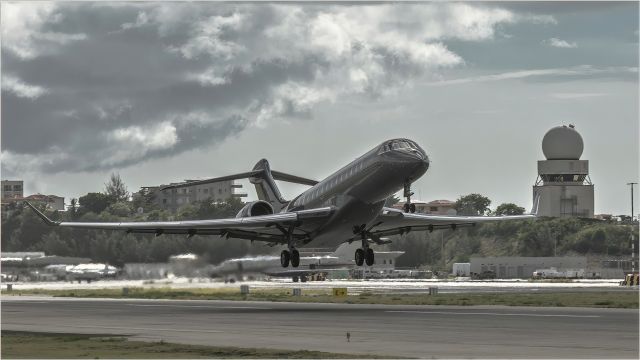 BOMBARDIER BD-700 Global 7500 (N444WT)