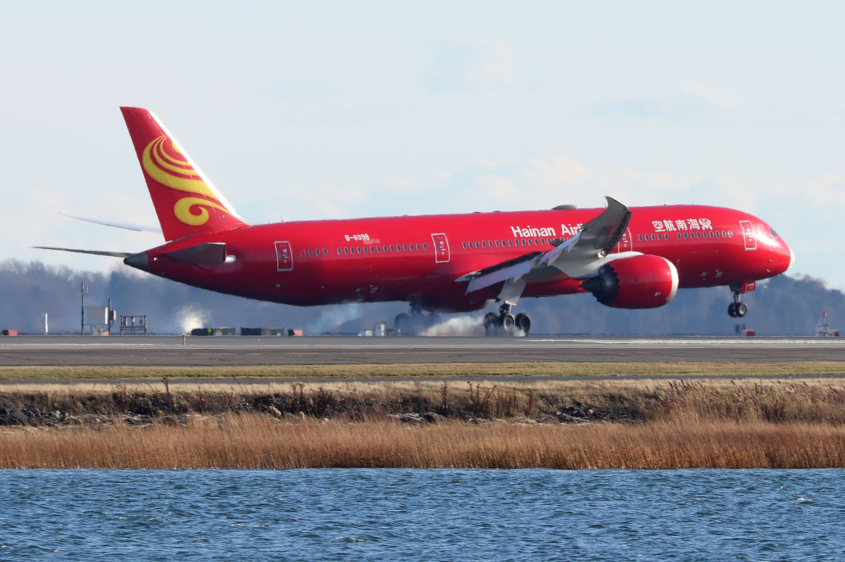 Boeing 787-9 Dreamliner (B-6998) - 'Hainan 729' from Beijing touching down on 22L
