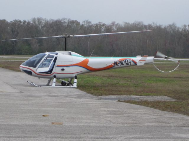 N280MH — - 1988 Enstrom 280FX rotorcraft w/ a Lycoming IO-360-F1A engine about to take off @ Tampa Executive Airport (KVDF)