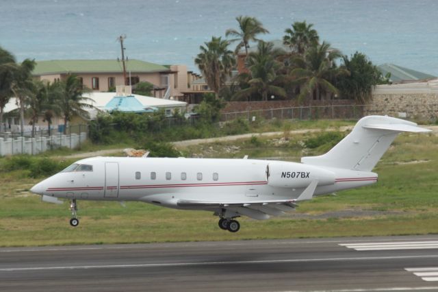 Bombardier Challenger 300 (N507BX)