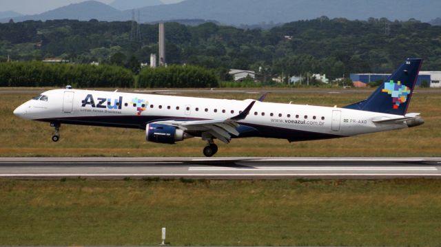 Embraer ERJ-190 (PR-AXO)