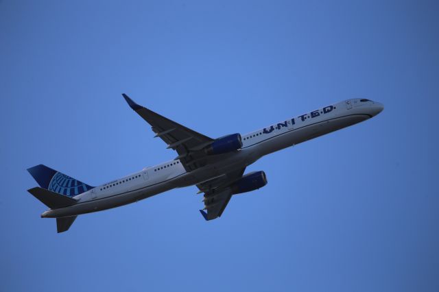 BOEING 757-300 (N78866)