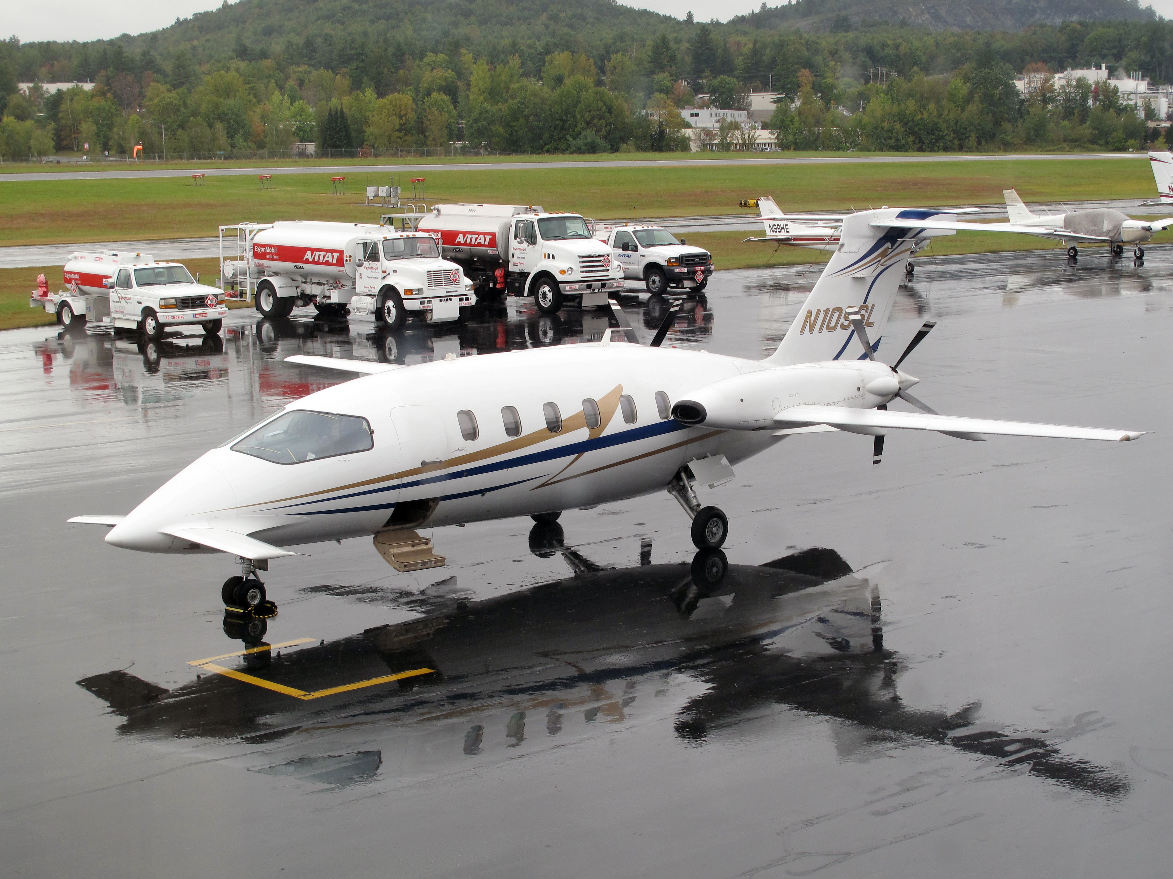 Piaggio P.180 Avanti (N109SL)