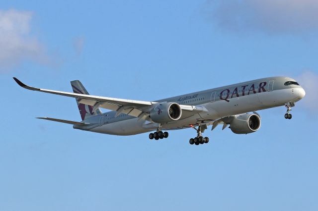Airbus A350-1000 (A7-AOD)