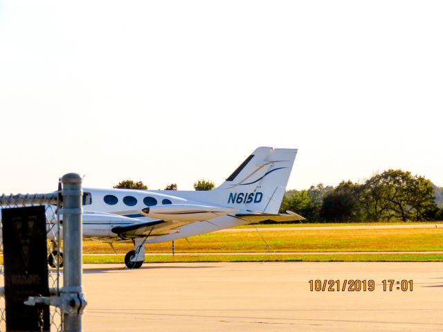 Cessna 421 (N616D)