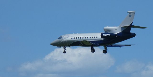 Dassault Falcon 900 (N387TS) - On short final is this 1997 Dassault Falcon 900EX from the Spring of 2022.