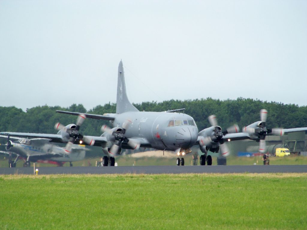 Lockheed P-3 Orion —