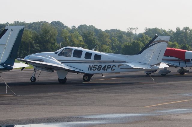 Beechcraft Baron (58) (N584PC)