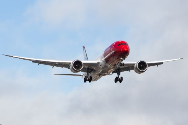 Boeing 787-9 Dreamliner (G-CKWA)