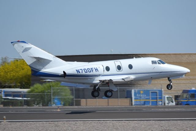 Dassault Falcon 10 (N700FH)