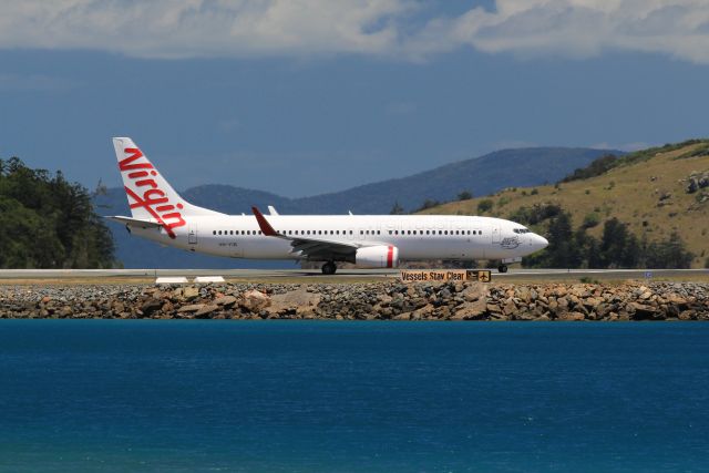 Boeing 737-700 (VH-YIB)