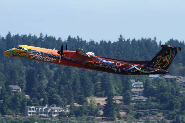 de Havilland Dash 8-400 (N425QX)