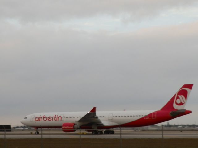 Airbus A330-200 (D-AERK)