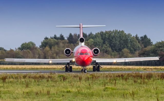 Boeing 727-100 (G-OSRA)