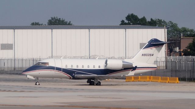 Canadair Challenger (N902BW)