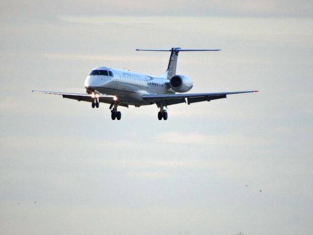 Embraer ERJ-145 (N11544)