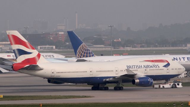 Boeing 747-400 (G-BYGF)