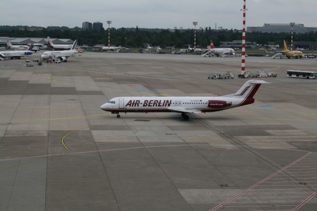 Fokker 100 (D-AGPS)