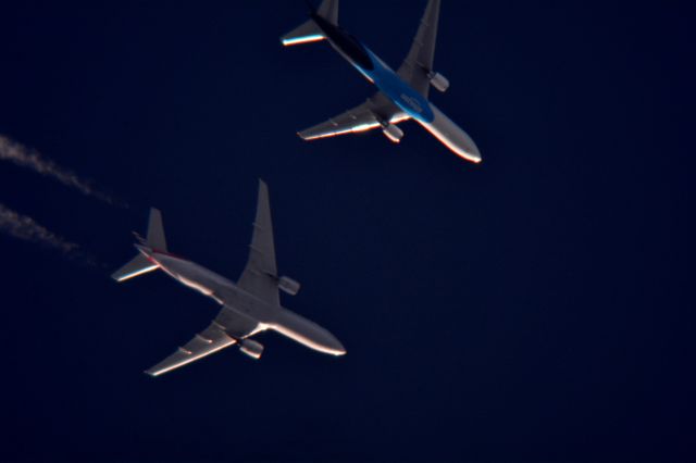 BOEING 767-300 (N1997A) - Atlas Air 3405 34,000 ft. passing under American Airlines 9426 38,000 ft. south of Cleveland 11.18.16