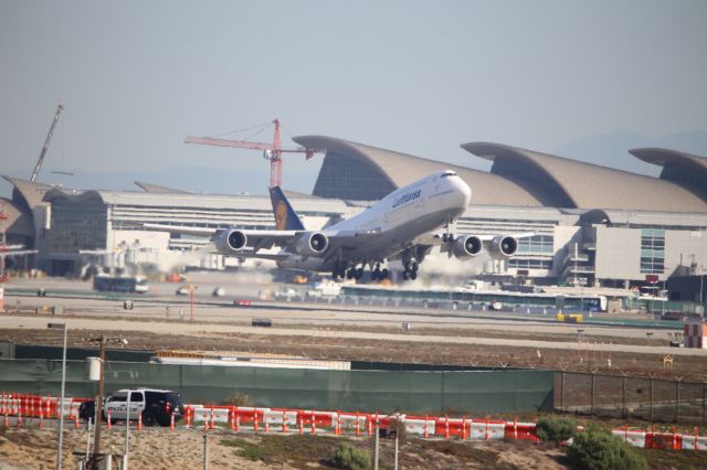 BOEING 747-8 (D-ABYN)