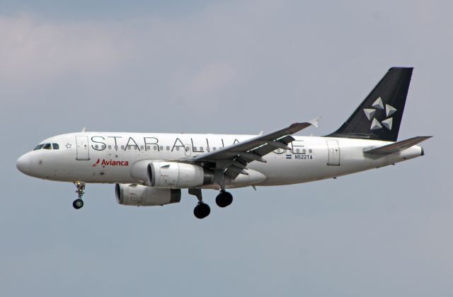 Airbus A319 (N522TA) - Avianca / Airbus A319-132 - MSN 5219 / N522TA "Star Alliance" / MMMX 06/2019