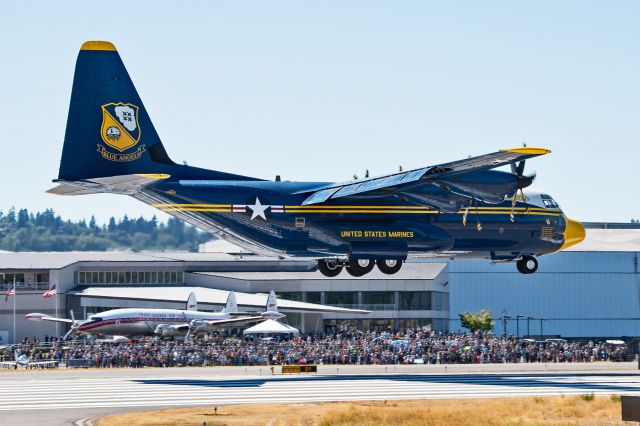 Lockheed C-130 Hercules (17-0000)