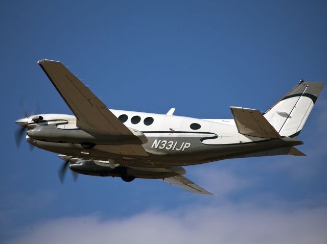 Beechcraft King Air 90 (N331JP) - Take off runway 26.