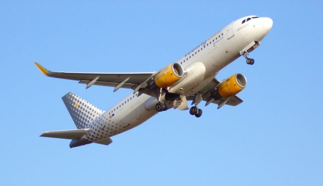 Airbus A320 (EC-MAH)