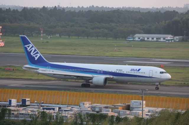 BOEING 767-300 (JA604A)