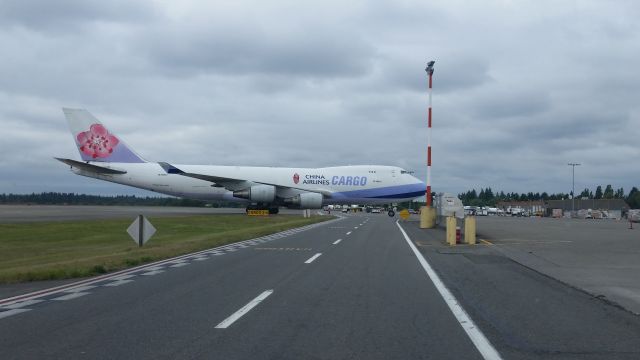 Boeing 747-200 (B-18717)