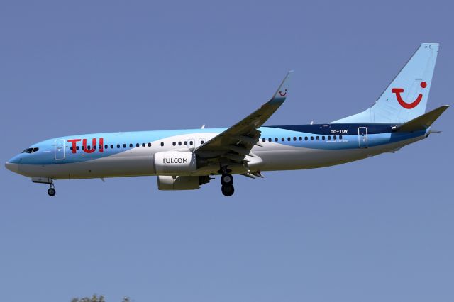 Boeing 737-800 (OO-TUV)