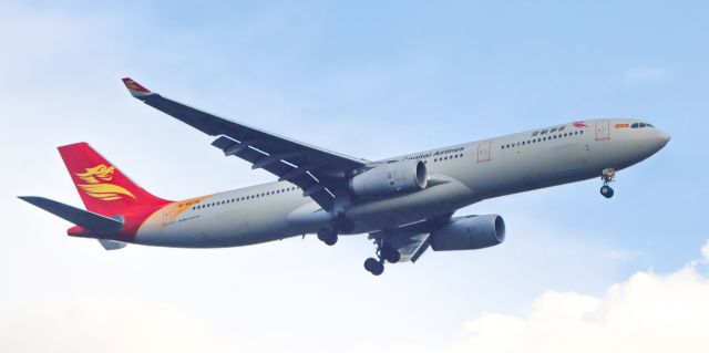 Airbus A330-300 (B-8679)