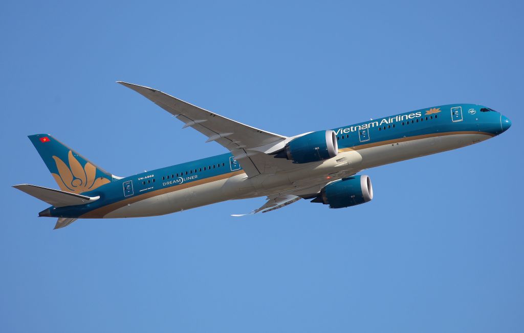 VN-A868 — - Climbing from Rwy 34L