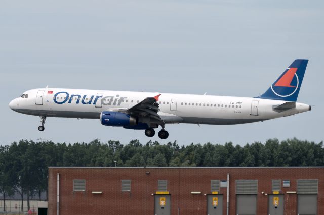 Airbus A321 (TC-OBK)