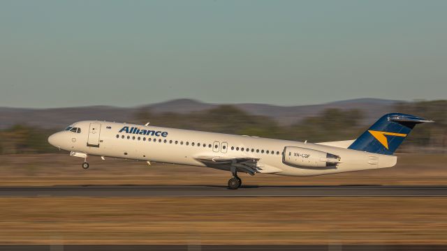 Fokker 100 (VH-UQF)