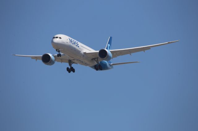 Boeing 787-9 Dreamliner (LN-FNB)